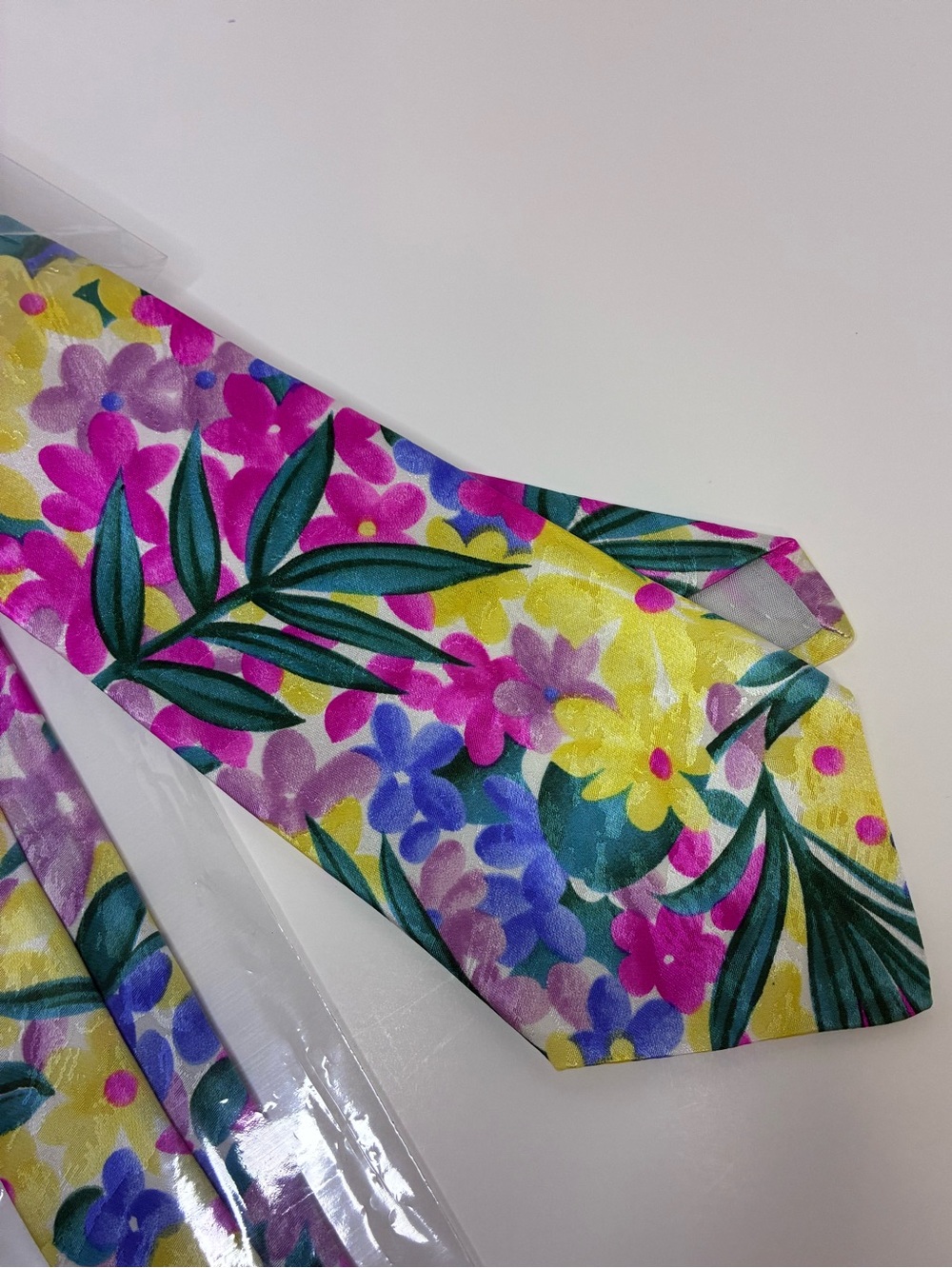Vtg Buccelli Italy Silk Tie Bold Floral Multicolor Pink Blue Yellow NWOT  56”
